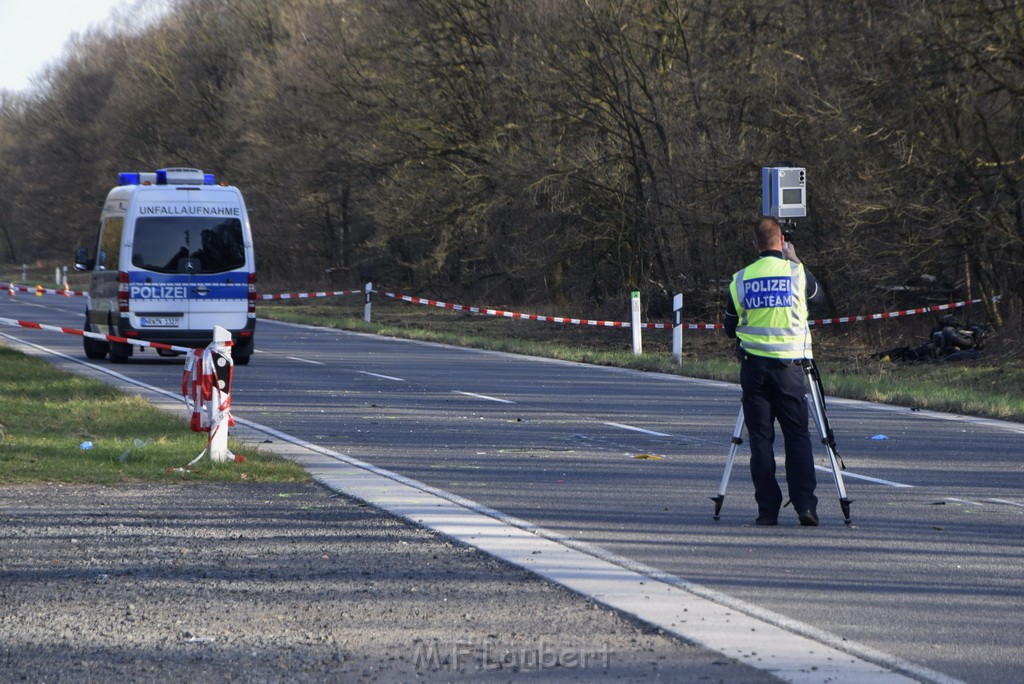 Schwerer VU Krad Fahrrad Koeln Porz Alte Koelnerstr P188.JPG - Miklos Laubert